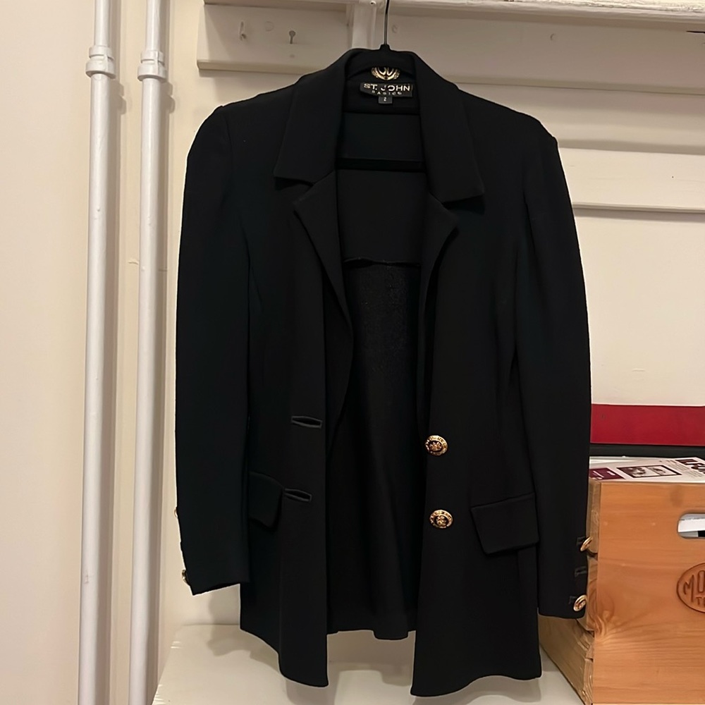 St. John navy knit blazer. Vintage from the 90s, in gorgeous shape.